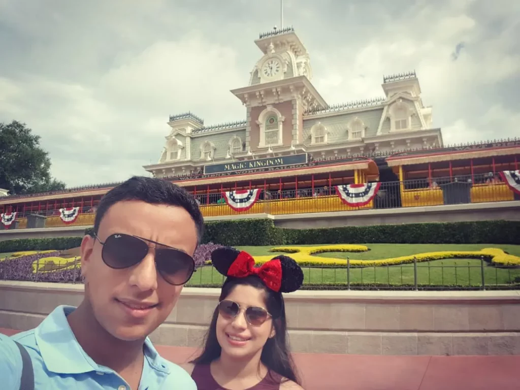 Laura Melissa Mendez, como ser agente certificado disney, agencia de viajes disney, agencia de turismo disney, paquetes a orlando disney y universal, agencia de viaje a disney, agencia disney, Disney World, Magic Kingdom, Epcot, Hollywood Studios, Animal Kingdom, Disney Springs, Universal Studios, supernintendo world, islands of adventure, busch gardens, disney's all star movie resort