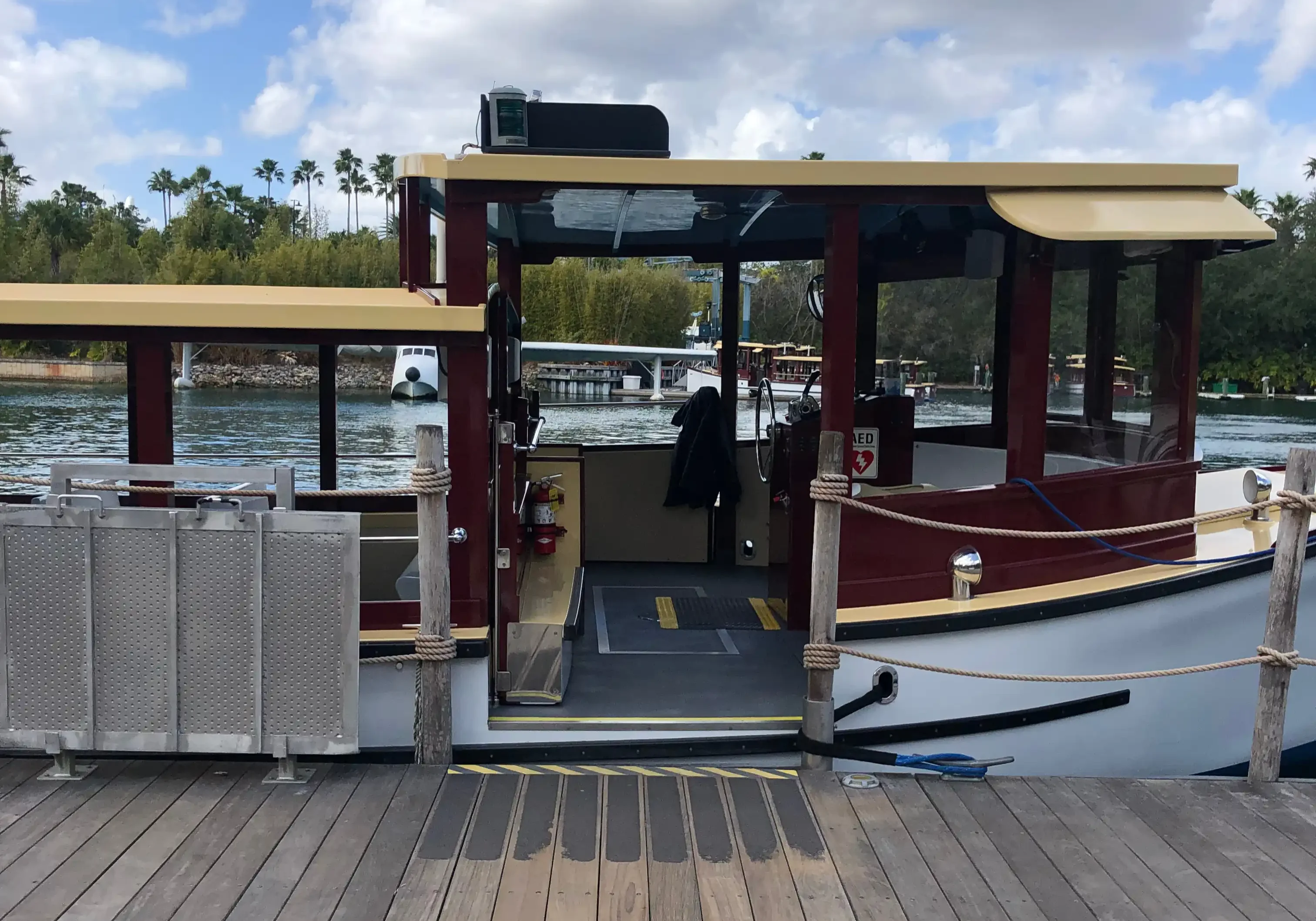 BENEFICIOS DE HOSPEDARSE EN UN HOTEL-- foto 4 water taxi uni Watertaxi transportación gratuita en hoteles Preferred y Premier de Universal Orlando Resort | FOTO: NADIA LASES