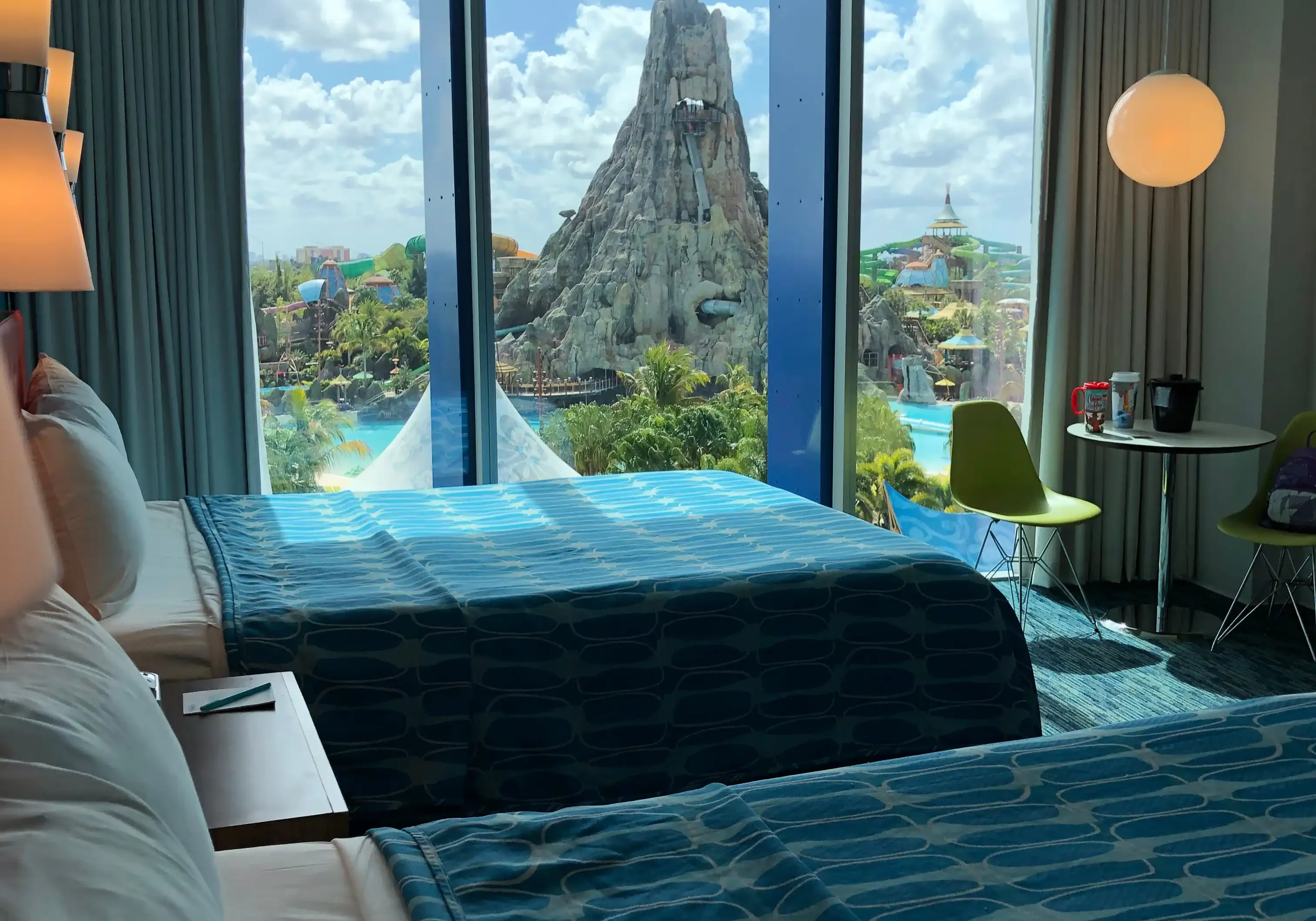 BENEFICIOS DE HOSPEDARSE EN UN HOTEL-- foto 8 habitacion uni prime value Habitación Volcano Bay view hotel Prime Value Universal´s Cabana Bay Beach Resort | FOTO: NADIA LASES