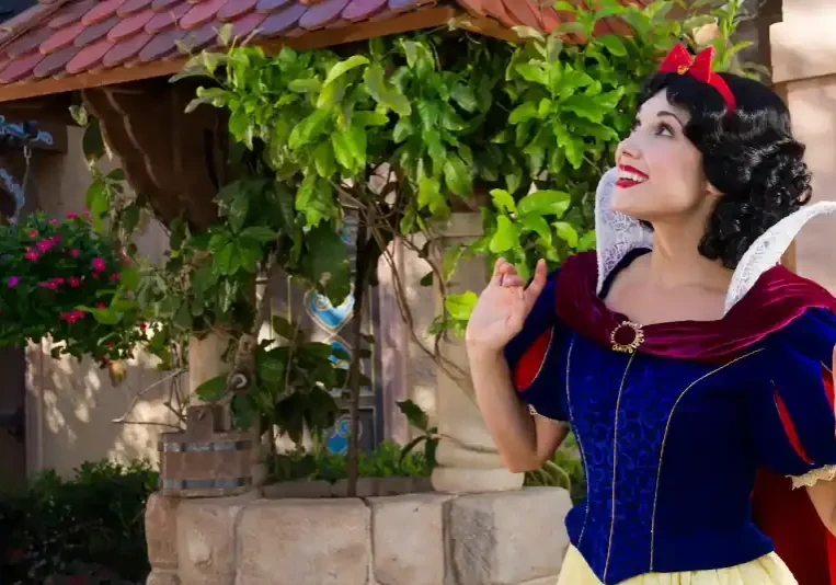 Personajes en EPCOT Foto 5 No pierdas la oportunidad y pregúntale a Blancanieves por los 7 enanitos, será el inicio de una gran conversación. | FOTO: Natalí Freire García